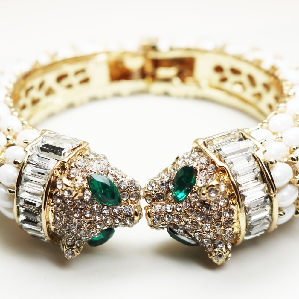 Exquisite Panther Crystal Cuff Bracelet - Picture 4 of 16